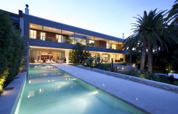 Casa de diseño moderno con jardÃn tropical impresionante ...