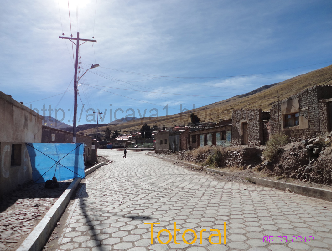 Por las calles de Totoral - Provincia Poopo, Oruro