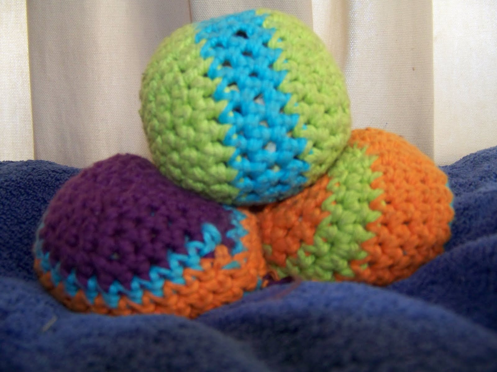 worth a knit Juggling Balls