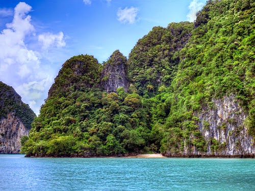 [Image: vinh-phang-nga_viet-travel-media.jpg]