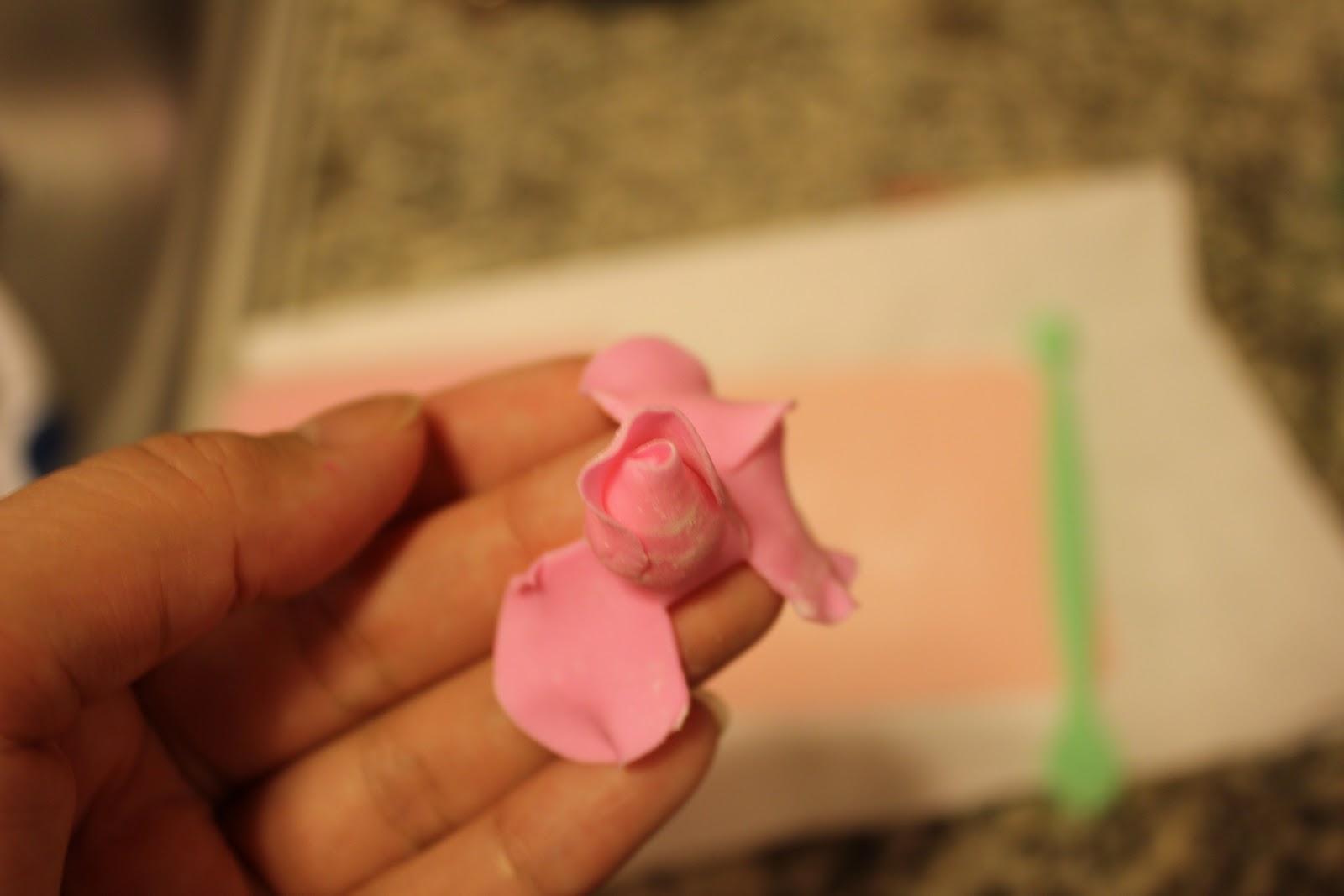 Gwen's Kitchen Creations Fondant Roses Tutorial