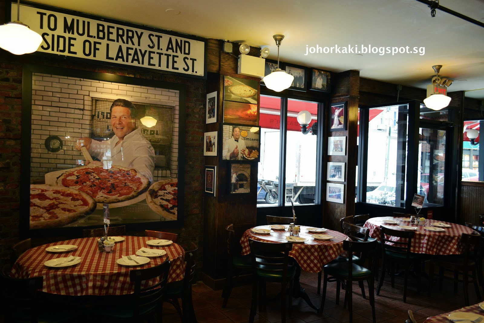 Lombardi's Pizza in NYC New York Johor Kaki Travels for Food