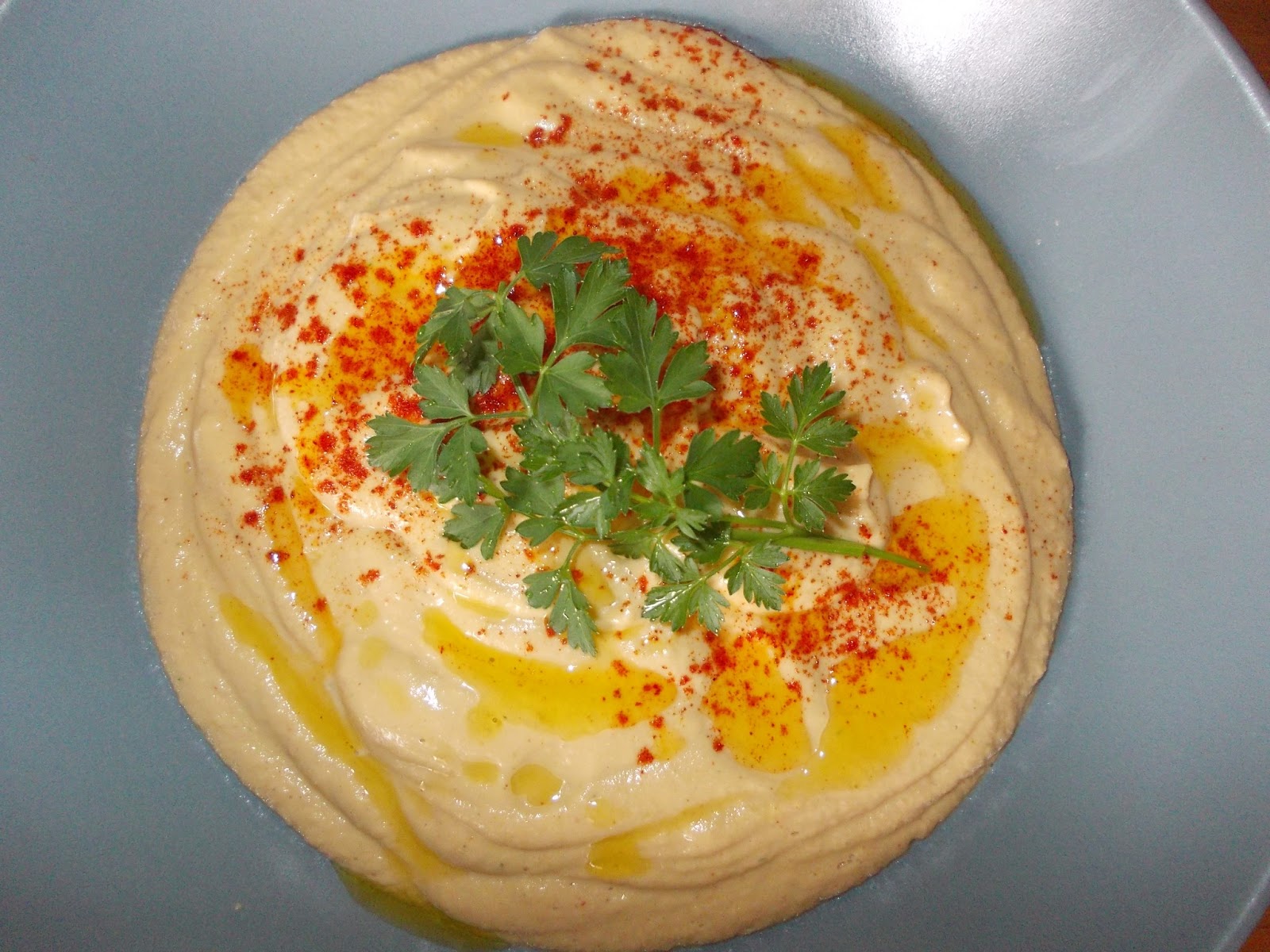 HUMMUS