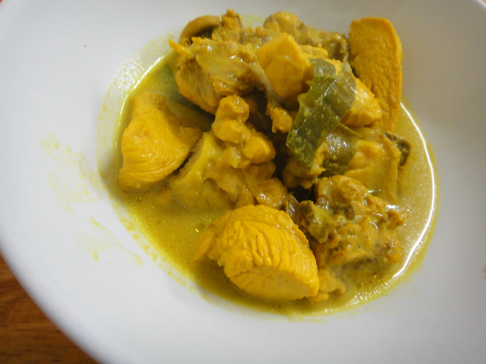 INTANBLING gulai kuning ayam (masak lemak cili padi ayam)