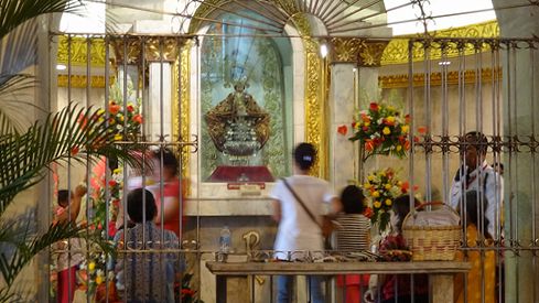 サントニーニョ教会は日曜のミサが面白い マゼラン クロス