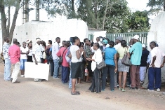 Trabalhadores da CMC regressam à actividade Trabalhadores da CMC regressam à actividade