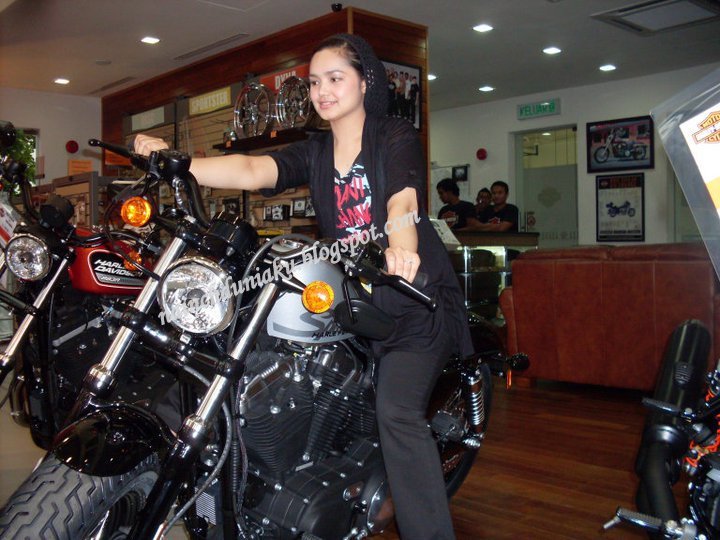 AkU tEtAp AkU: Dato Siti Nurhaliza dan Harley Davidson