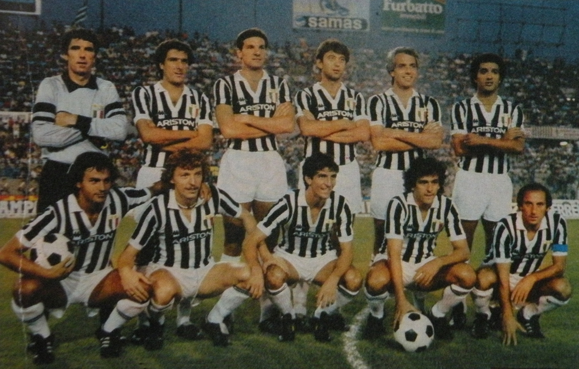 THE VINTAGE FOOTBALL CLUB JUVENTUS 198283. By Panini.