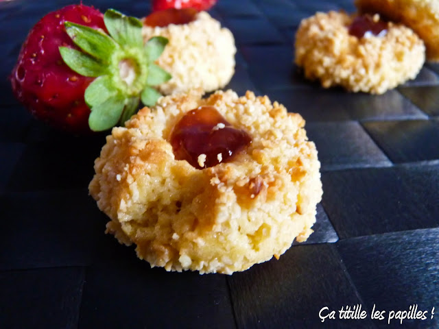 Mchawek, petits fours aux amandes et à la confiture Pâtisserie orientale, Ça titille les papilles !, Amandes, confiture de fraises