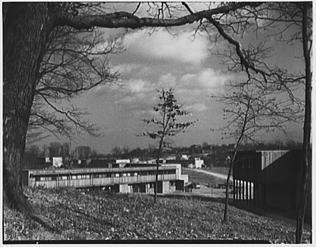 A Sometime Architourist ALUMINUM CITY TERRACE, NEW KENSINGTON, PA