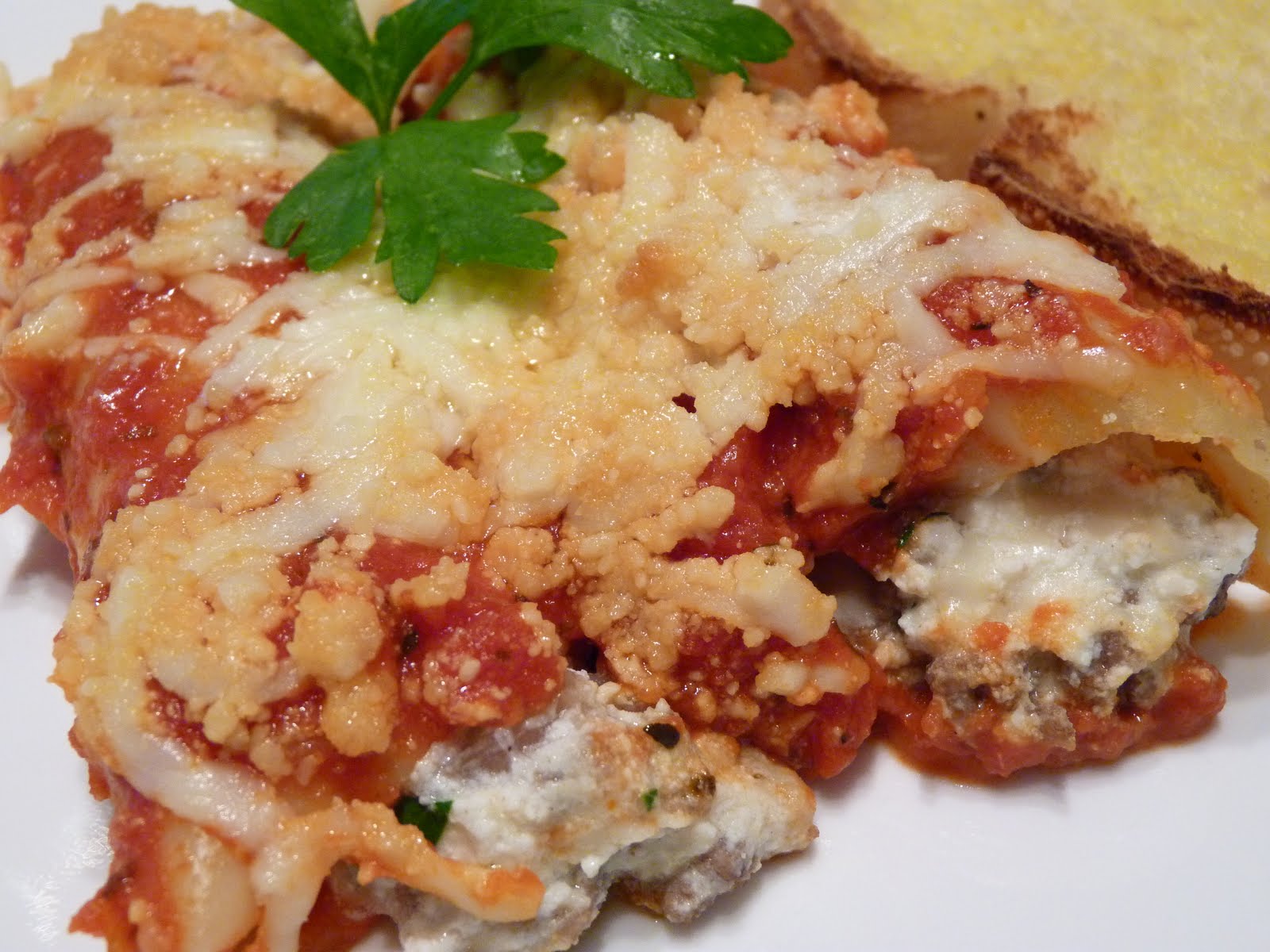 Fantastic Family Favorites Beef and Cheese Manicotti