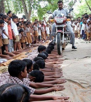 http://asalasah.blogspot.com/2012/09/hukuman-buat-anak-sekolah-yang-paling-kejam.html