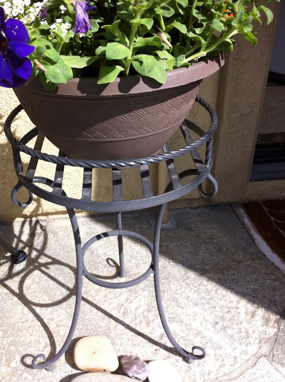Nothing But Blue Skies... I Heart Spray Paint! Iron Bench and Plant