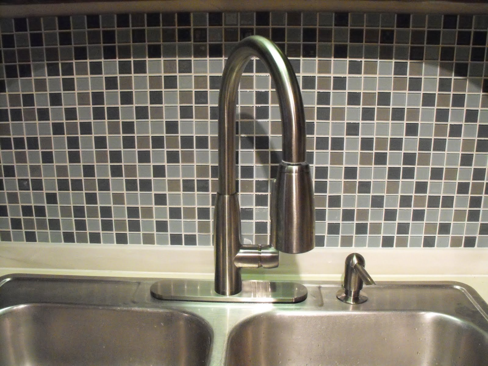 Hello Virginia: Kitchen Sink Backsplash