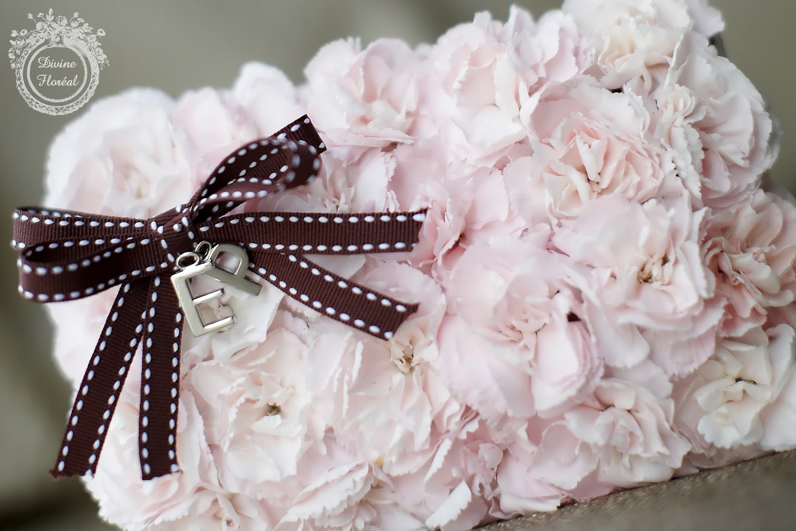 Divine Floreal: Bouquet for Traditional Chinese Wedding Gown