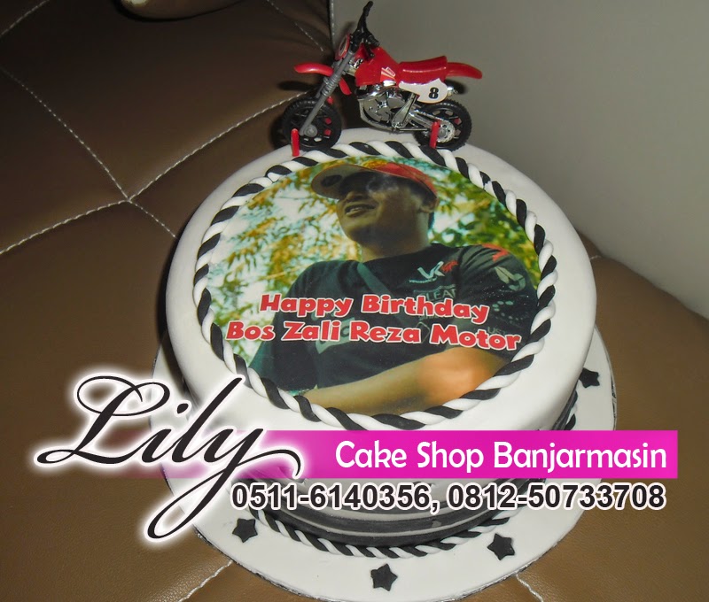 Lily Cake Shop Banjarmasin EDIBLE CAKE (KUE ULTAH PAKAI FOTO AMAN