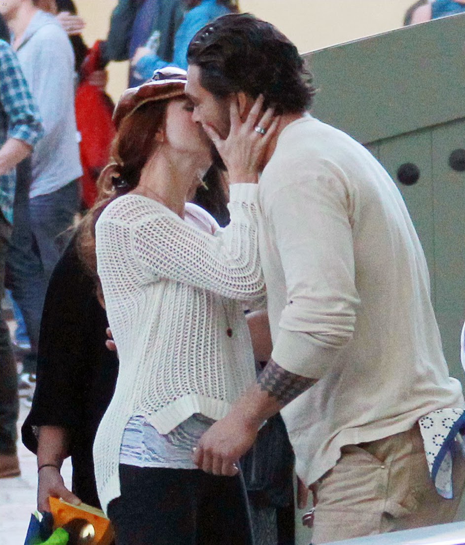 emilia clarke jason momoa dating Jason momoa joseph jason namakaeha momoa (born august 1 momoa began a relationship with actress lisa bonet after mutual friends introduced them in 2005. emilia clarke jason momoa dating Jason momoa joseph jason namakaeha momoa (born august 1 momoa began a relationship with actress lisa bonet after mutual friends introduced them in 2005.