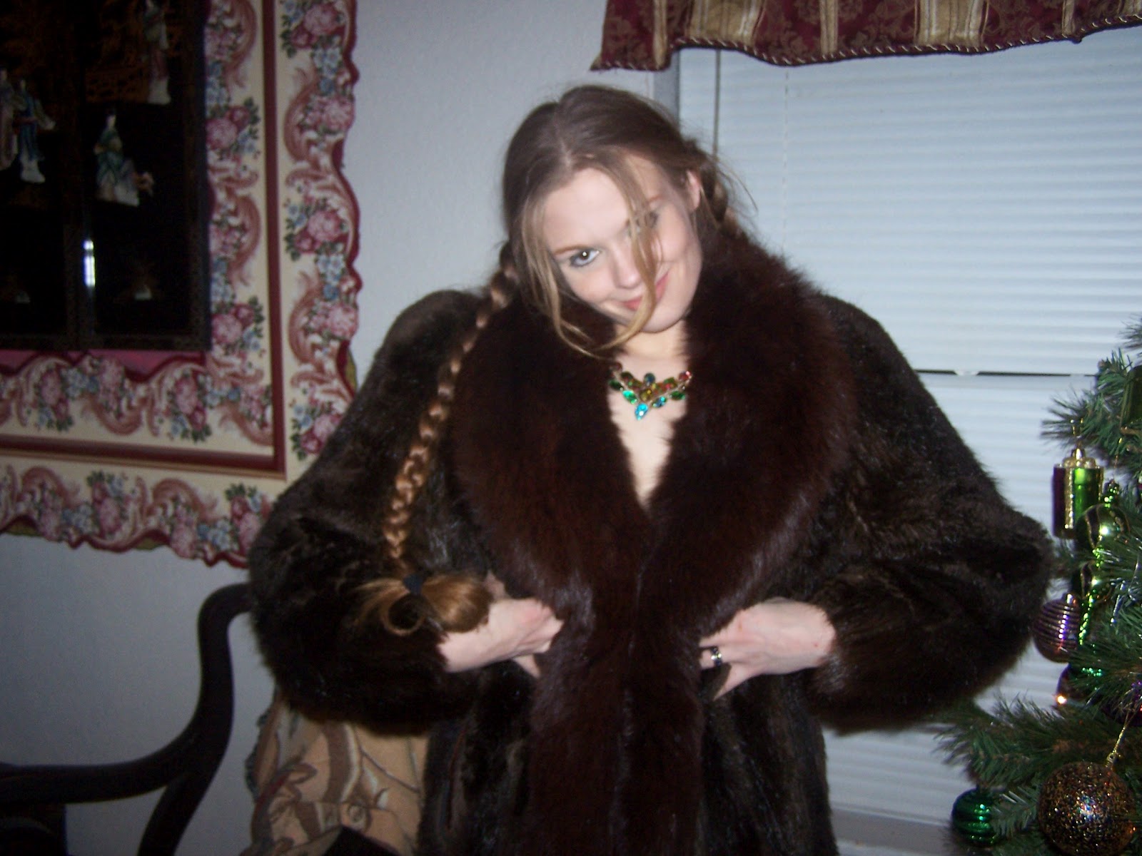 fur tie coat