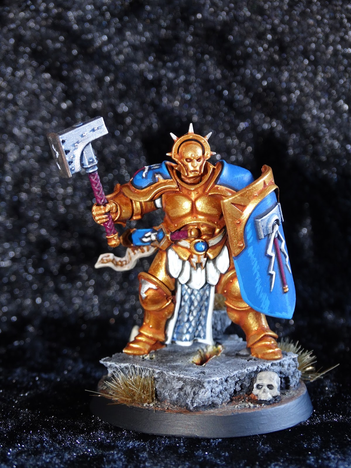 Making miniatures with Mario Free White Dwarf Stormcast Eternal painted