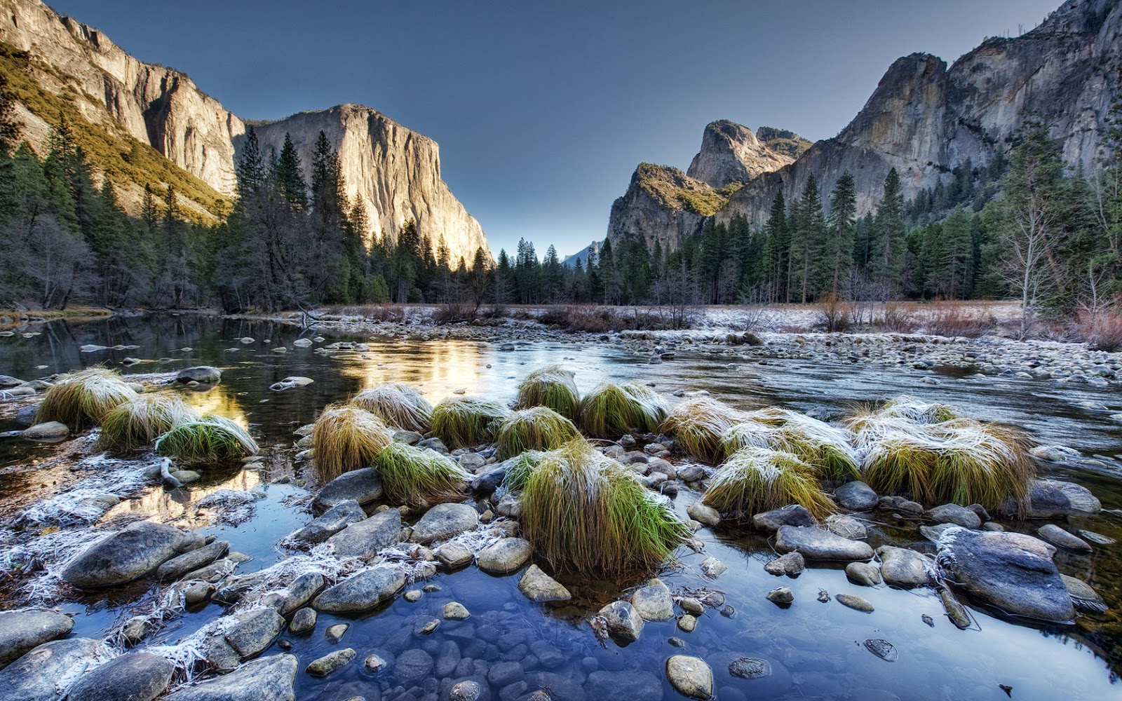 http://2.bp.blogspot.com/-Ari_hRkc0Q0/UOanOfGYkcI/AAAAAAAAFKg/uspLrjoUJ1s/s1600/ComputerDesktopWallpapersCollection546_076.jpg