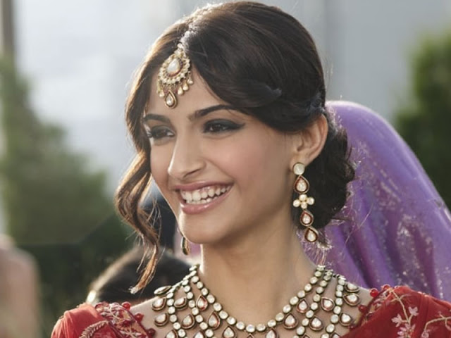 Sonam Kapoor Hd Wallpapers