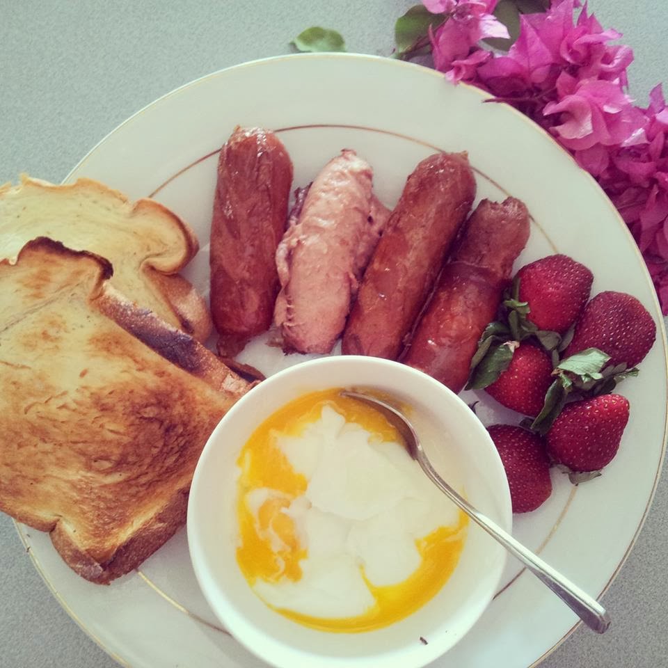 JessKITCHENLab Panfried Sausages & Toast Bread with Half Boiled Egg