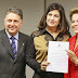 Dilma e Rosinha Garotinho assinam convênio.