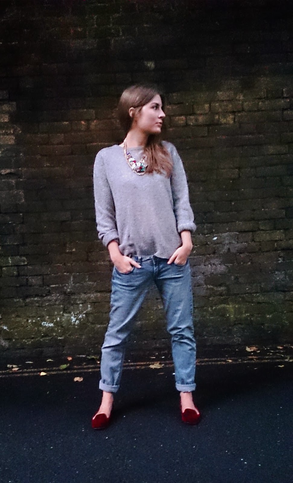 Outfit boyfriend jeans, oversized jumper and statement necklace Style Trunk