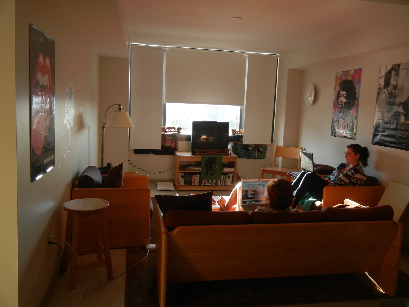 Paint Me Chic Decorate Your Dorm