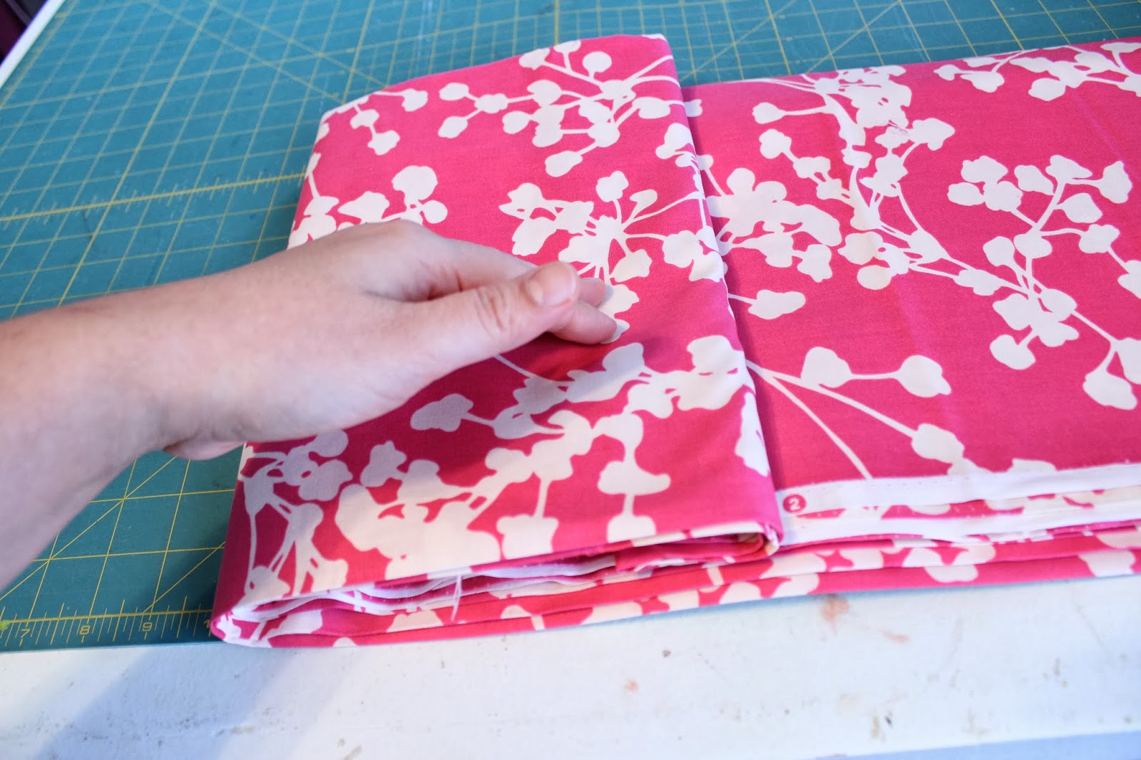 Park and Darwin TUTORIAL how to fold and store your fabric yards