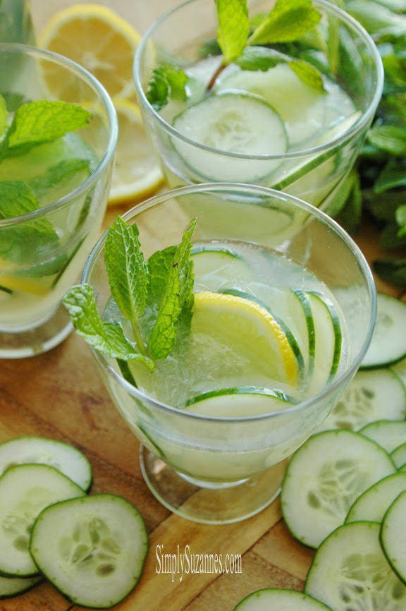 Simply Suzanne's AT HOME cucumber mint lemonade . . . a Spring & Summer mocktail