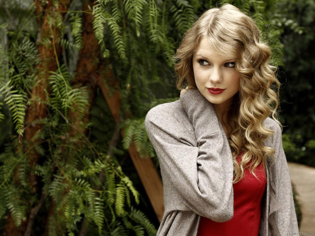 http://2.bp.blogspot.com/-AyjCTb0B99k/Tjar_fWddDI/AAAAAAAAJis/xWCHDUeK2-s/s1600/taylor+swift+hot+wallpapers_2.jpg