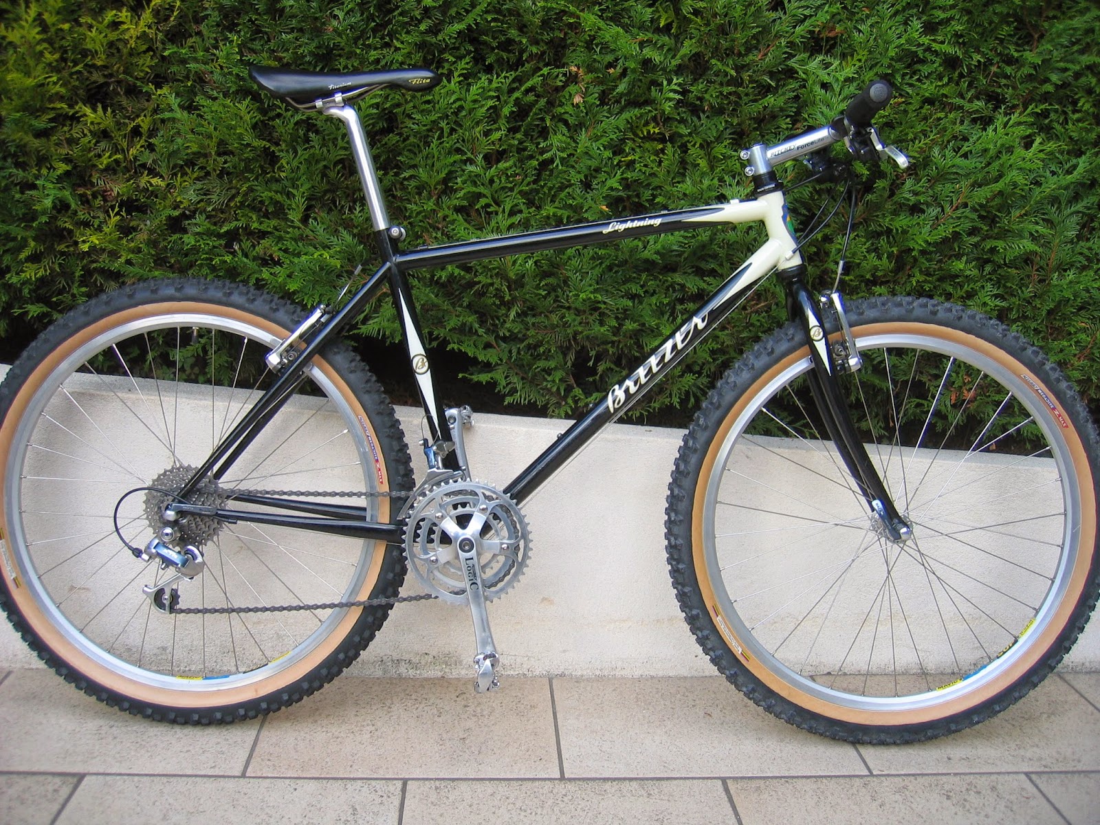 breezer lightning