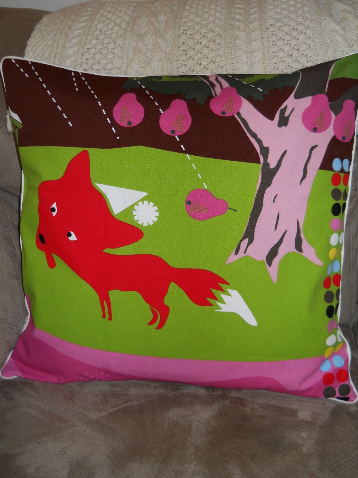 Crafting Makes the Heart Grow Fonder Easy Pillow Covers from Ikea Fabric