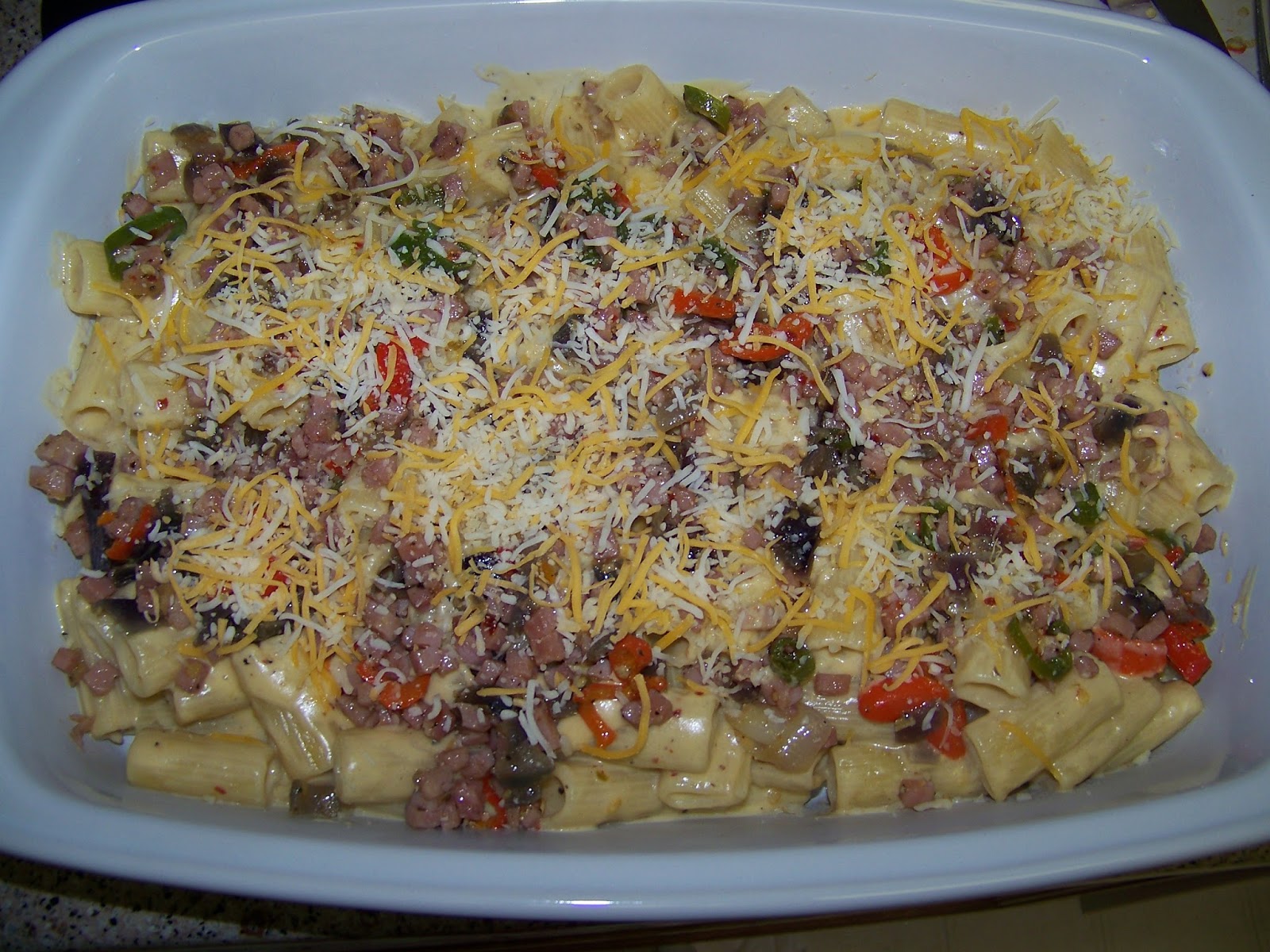 Kitchen Simmer Ham and Cheese Macaroni Casserole