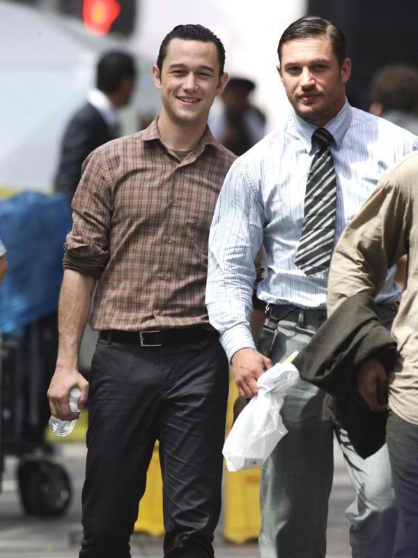 Joseph-Gordon-Levitt-Tom-Hardy-Bulge-VPL.jpg