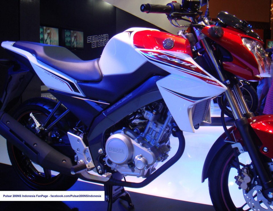 Yamaha V Ixion 2013   picture of motor