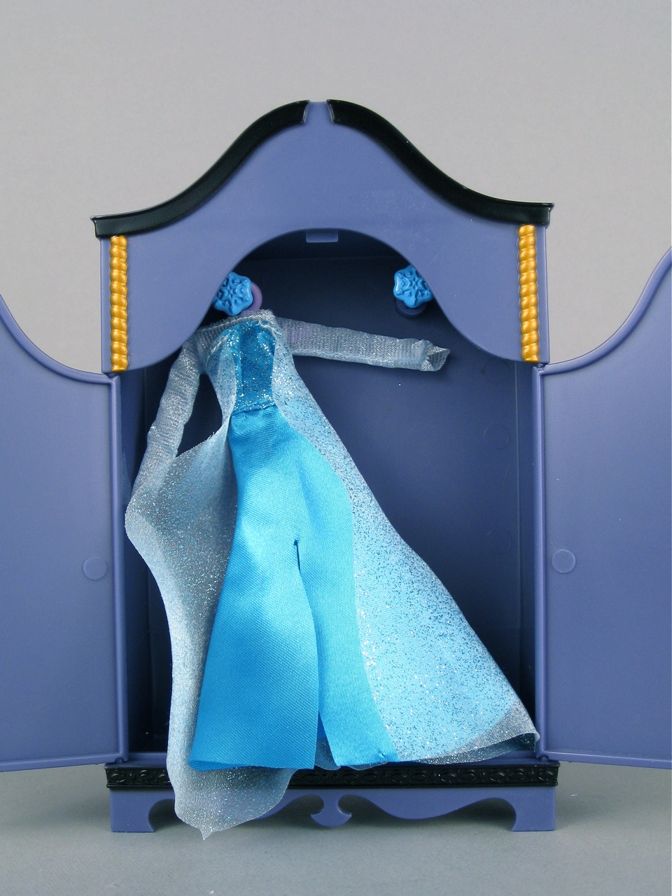 The Elsa Mini Doll Wardrobe Set from The Disney Store The Toy Box