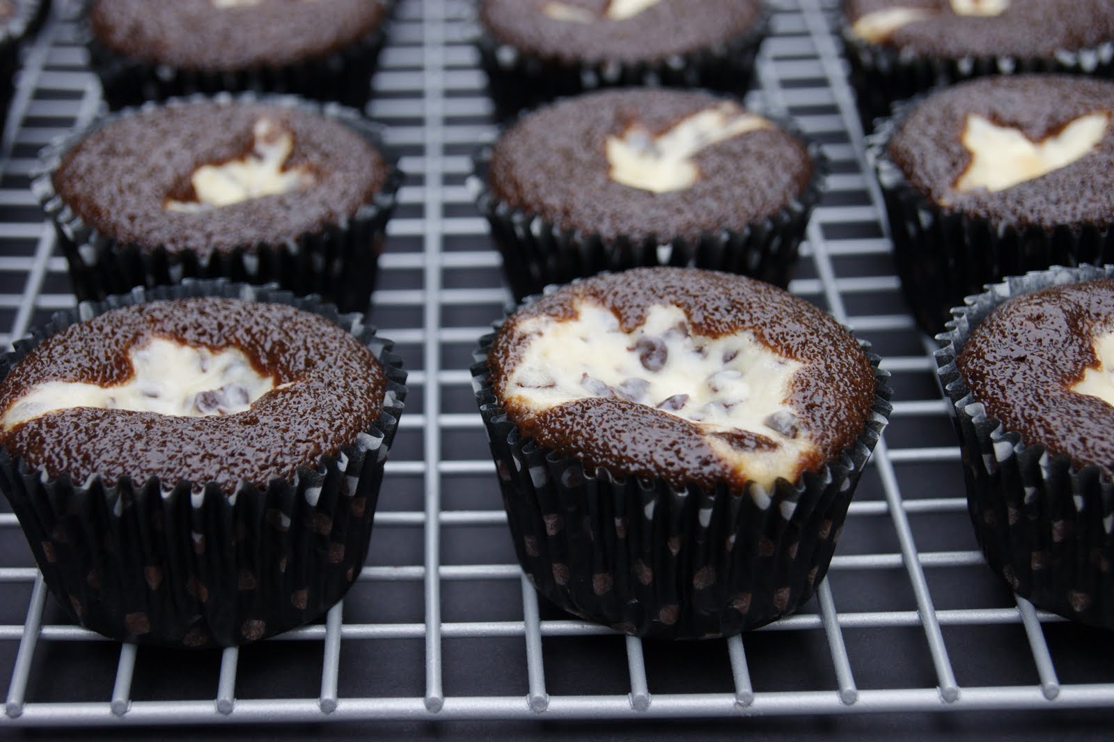 The Kitchen is My Playground Black Bottom Cupcakes mnah, mnum!