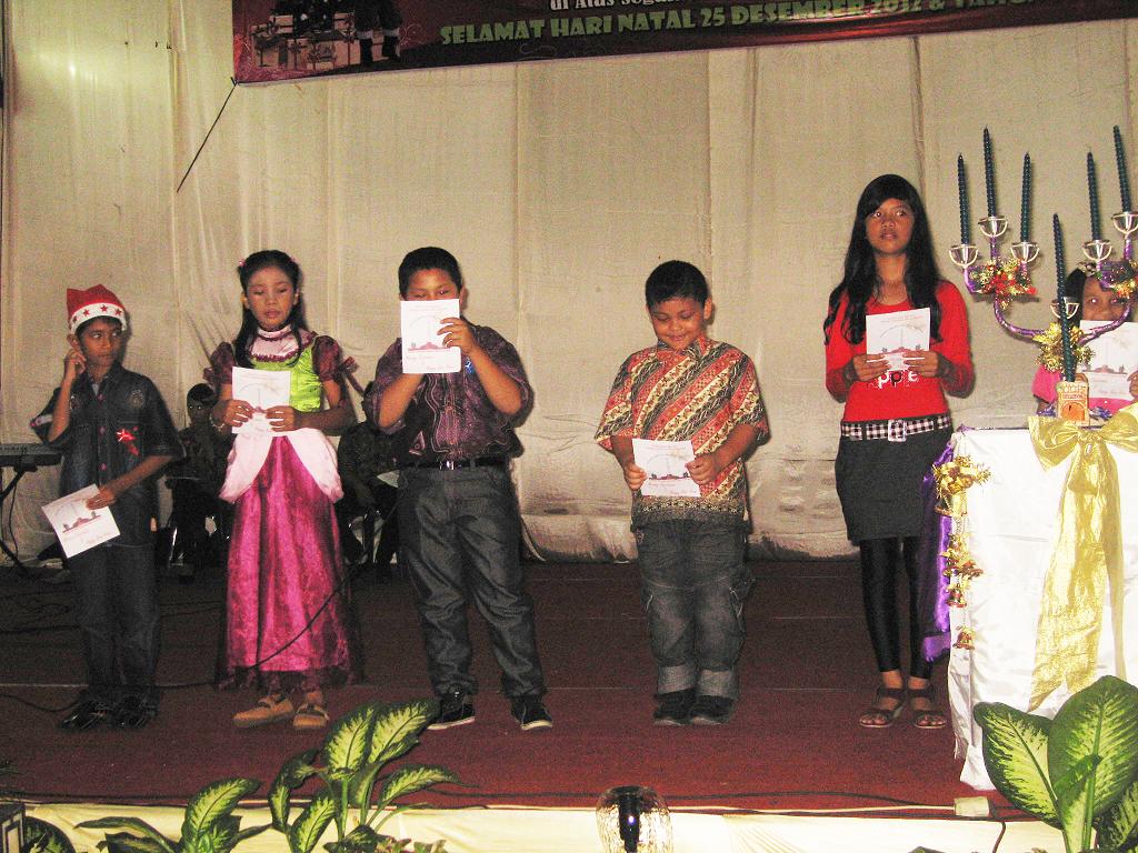Tuhan Yesus Lahir di Perayaan Natal GEMA PPTSB Cabang Kota Jambi