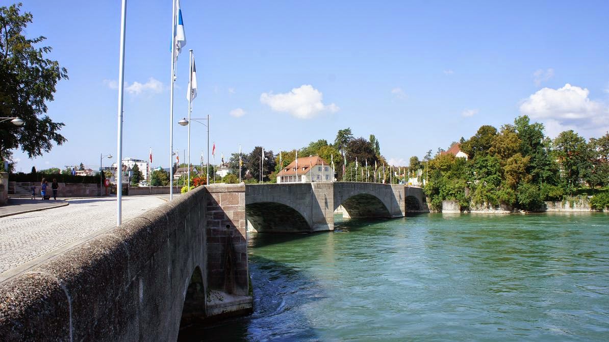 Ela é americana... da América do Sul Rheinfelden