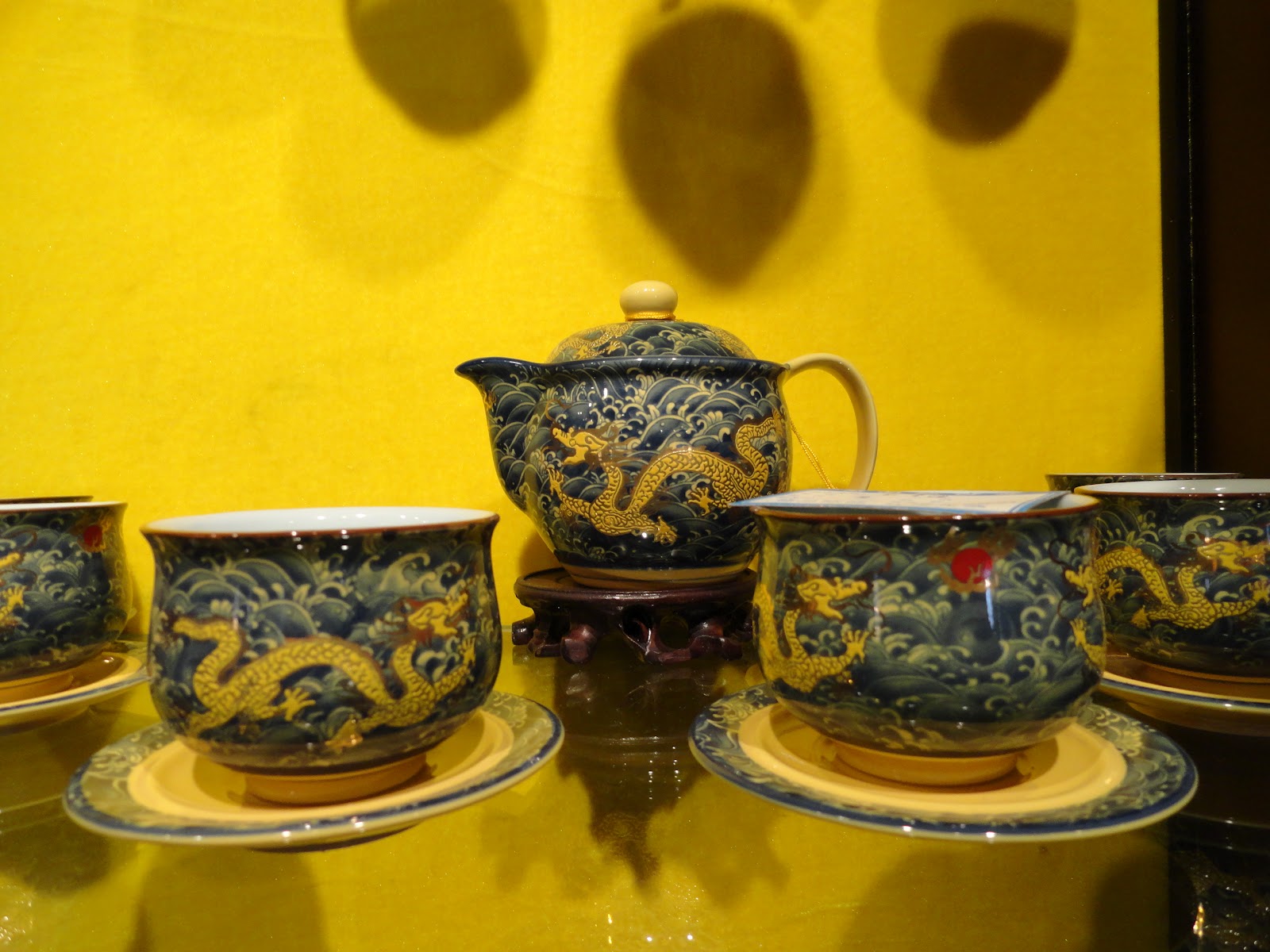 Great memories from China! Beautiful Chinese Tea set from China