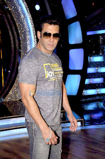 Salman promotes 'Jai Ho' on the sets of Dance India Dance