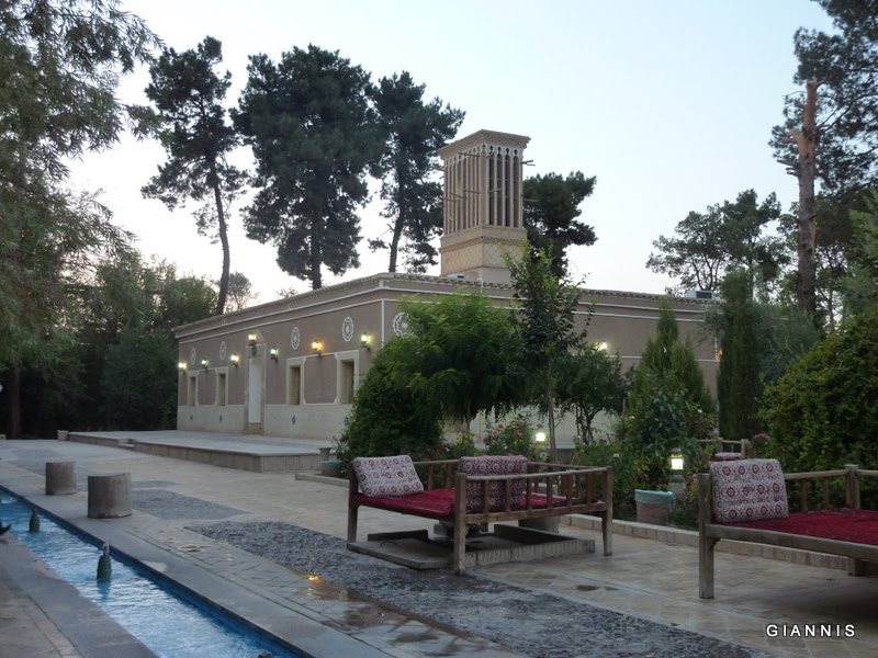 P1010076 Moshir-al-Mamalek Hotel in Yazd.JPG