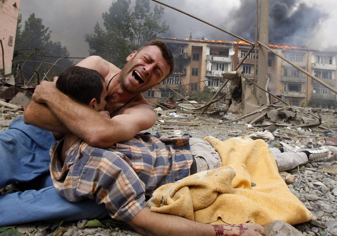 GUERRA 2004 guerra 2004: