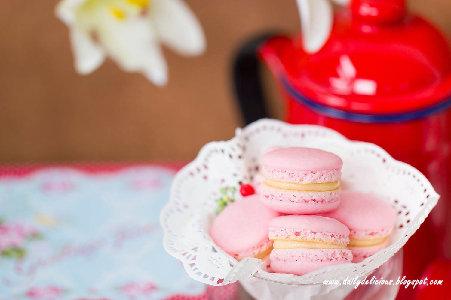 dailydelicious Strawberry Jam Macarons