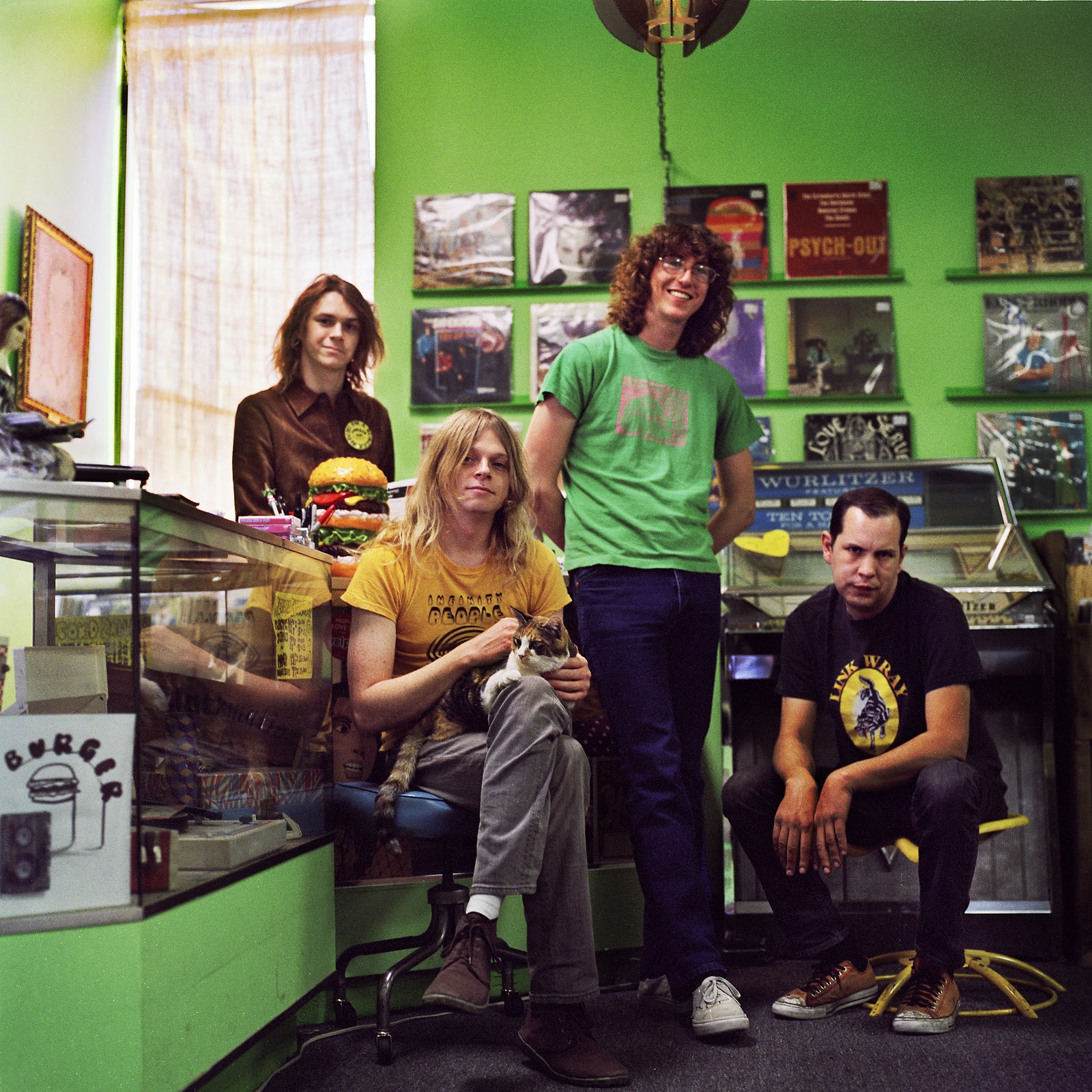http://2.bp.blogspot.com/-BAn0Ge7nAVY/TuVnpHJ8Z0I/AAAAAAAAAoE/Y3XdiUR4Dhk/s1600/BurgerRecords_1_2_8x8color.jpg