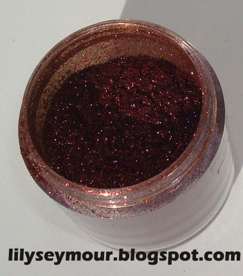 Mac Reflects Blackened Red Pigment