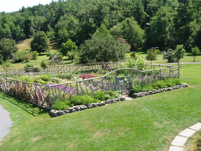 ... Men and a Little Farm: INSPIRATION THURSDAY, HOBBIT STYLE GARDEN FENCE