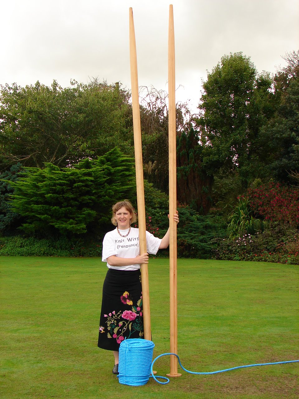 Julia's KnitWits Blog Giant Needles